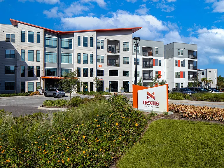 Nexus Brandon Apartments — Photo 32