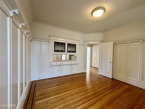 4th image of 1441 Larkin St APT 3