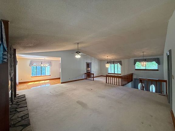 3rd image of 13930 Idlewild Rd