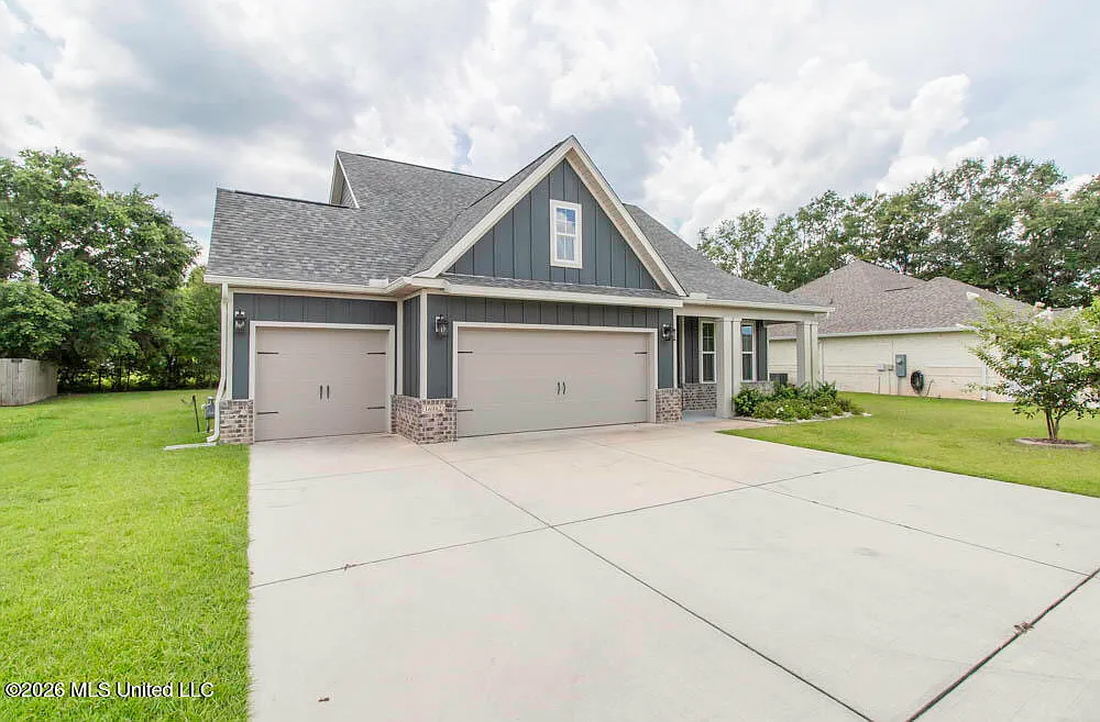 3 bed, 2.5 bath, 2004 sqft, $2,500 — Photo 1