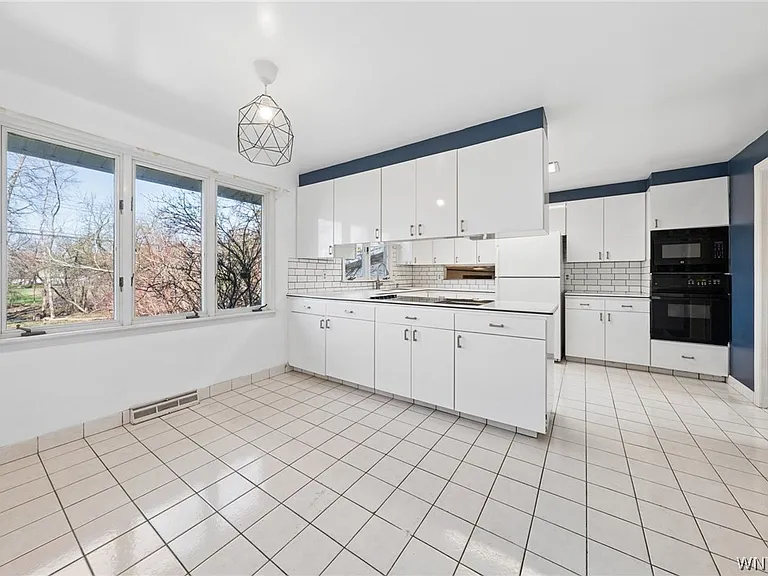 40 Tristan Ln — Photo 19
