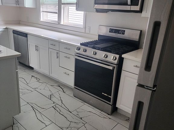 4th image of 114 Hancock St Floor 2