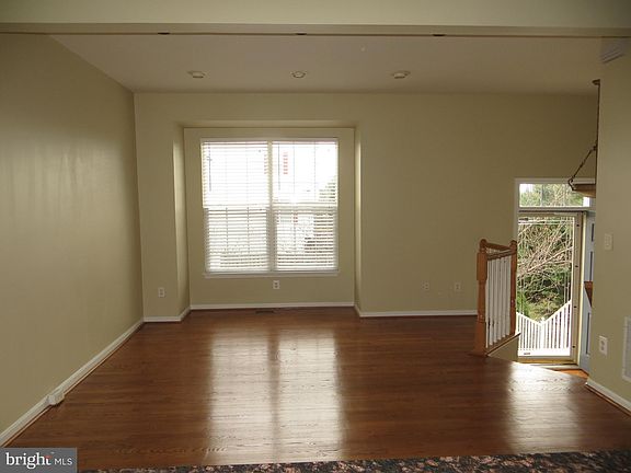 5th image of 2451 Fox Stream Ln