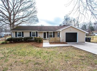 5330 Prince Charles Dr, Kernersville, NC 27284