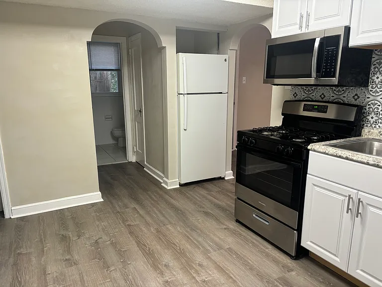 4237 Ferne Blvd #2 — Photo 3