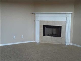 3rd image of 4204 Elm Dr NE