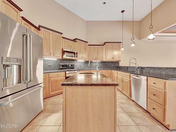 5th image of 10405 E Port Dr