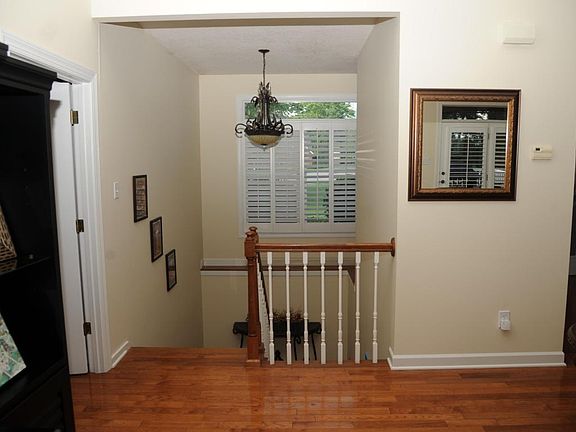 4th image of 3352 Whispering Oaks Dr