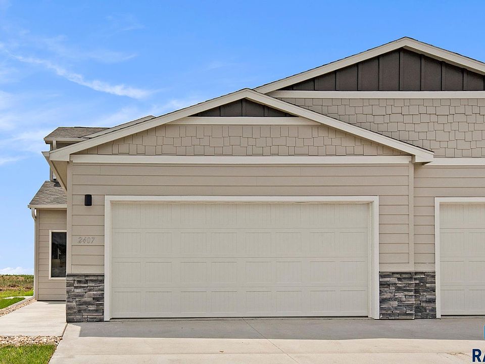 1st image of 2407 E Cama Pl
