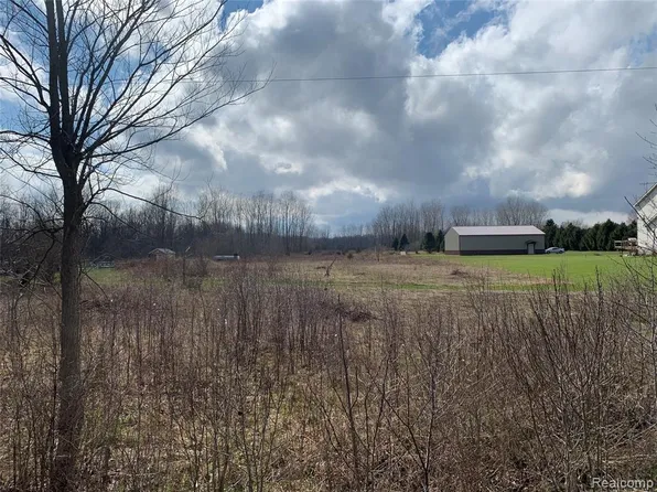 7025 Oak Grove Rd, Howell, MI 48855