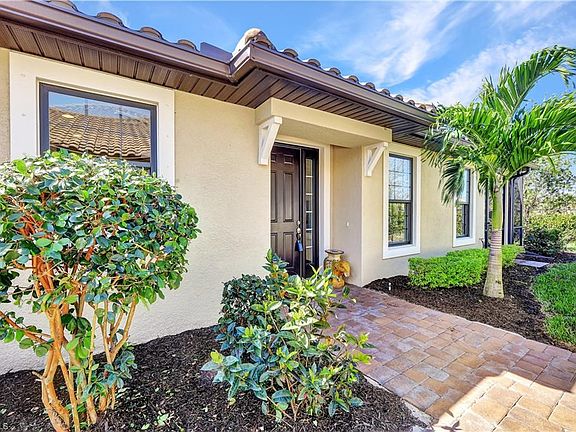 3rd image of 8107 Calle Canovas St