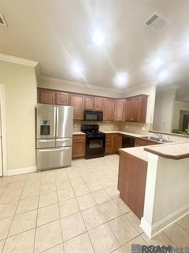 3 bed, 1525 sqft, $1,900 — Photo 3