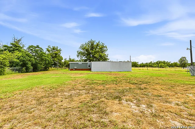 16345 FM 463 — Photo 23