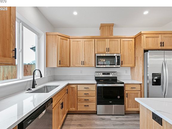 4th image of 165 Sweet Ln