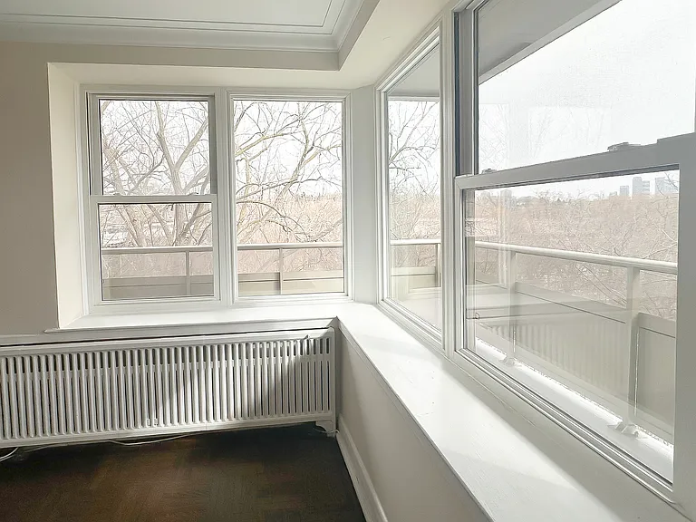 2645 Bloor St W #302 — Photo 5