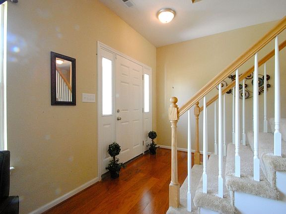 2nd image of 2541 Vincent Ave