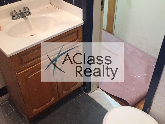 4th image of 42-6 30th Ave #3R