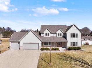 W172N10156 Woodbridge LANE, Germantown, WI 53022
