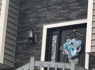 4 Diana Rd, Derry, NH 03038