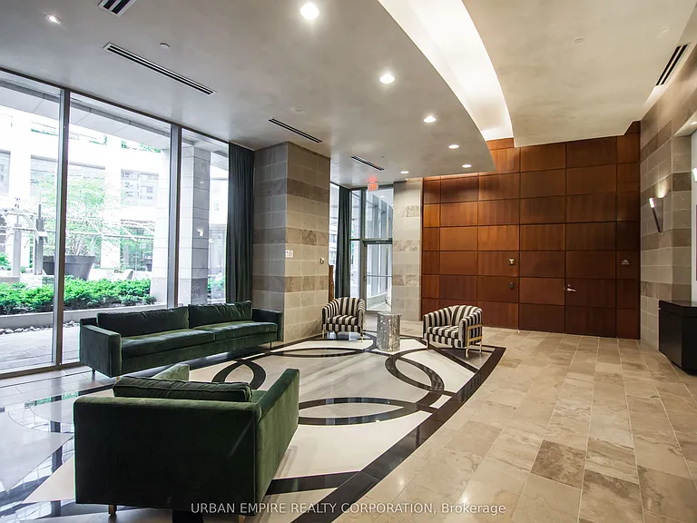 2181 Yonge St #1602 — Photo 24