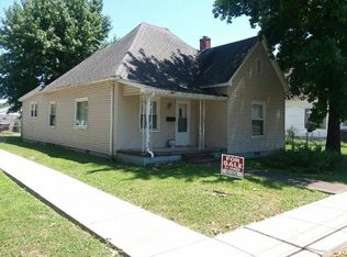 510 N Emma St, Christopher, IL 62822