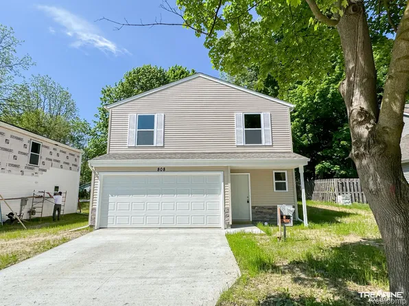 808 Partridge Ct, Holly, MI 48442