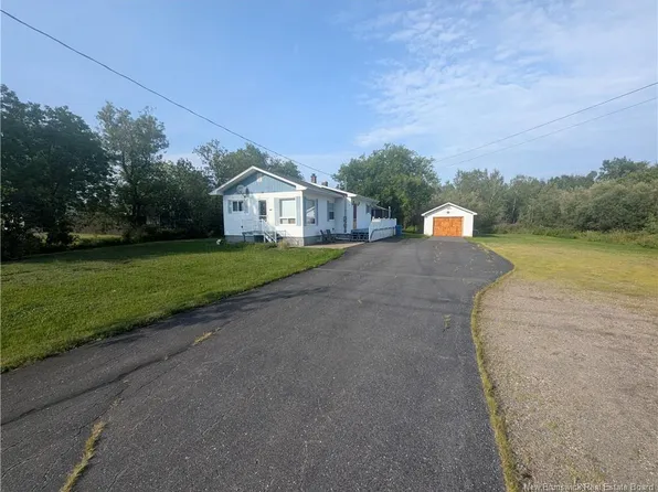 2625 Miramichi Ave, Bathurst, NB E2A 6K1