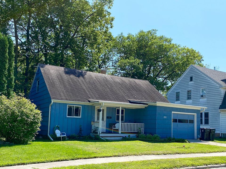 1st image of 215 Hillcrest Ct