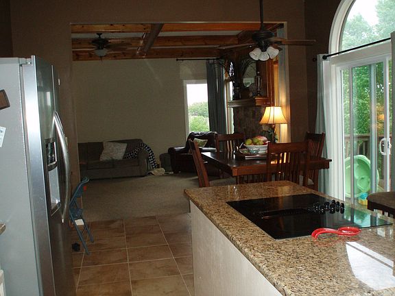 4th image of 4123 NE Pembroke Ln