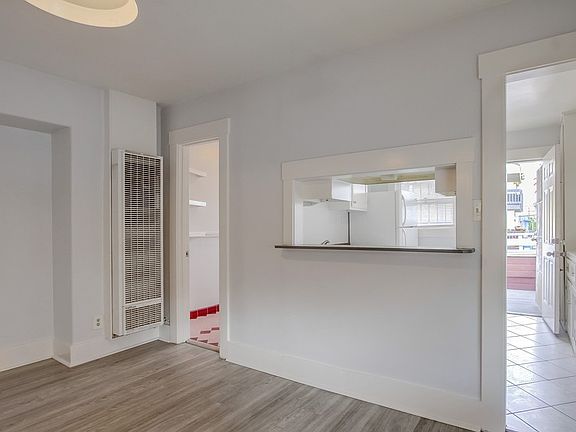 4th image of 502 Elm Ave #504