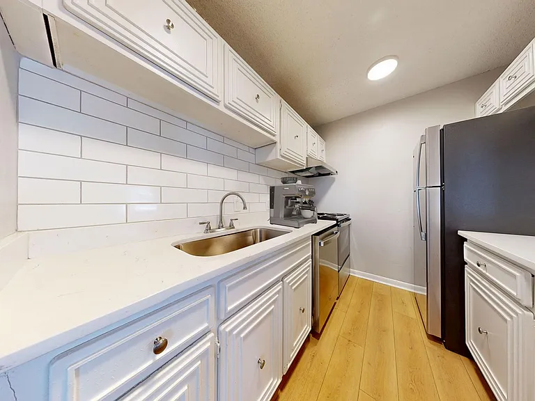 Gulf View Apartments — Photo 44