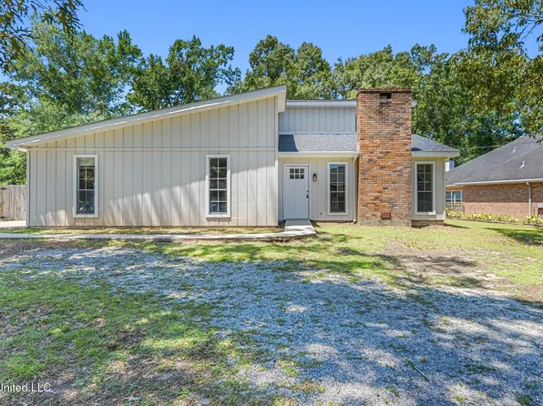 98177 Golf Club Dr, Diamondhead, MS 39525