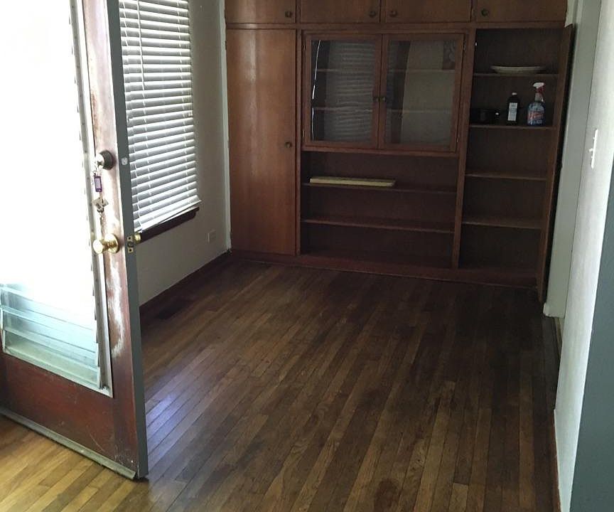 2nd image of 601 N 28th St