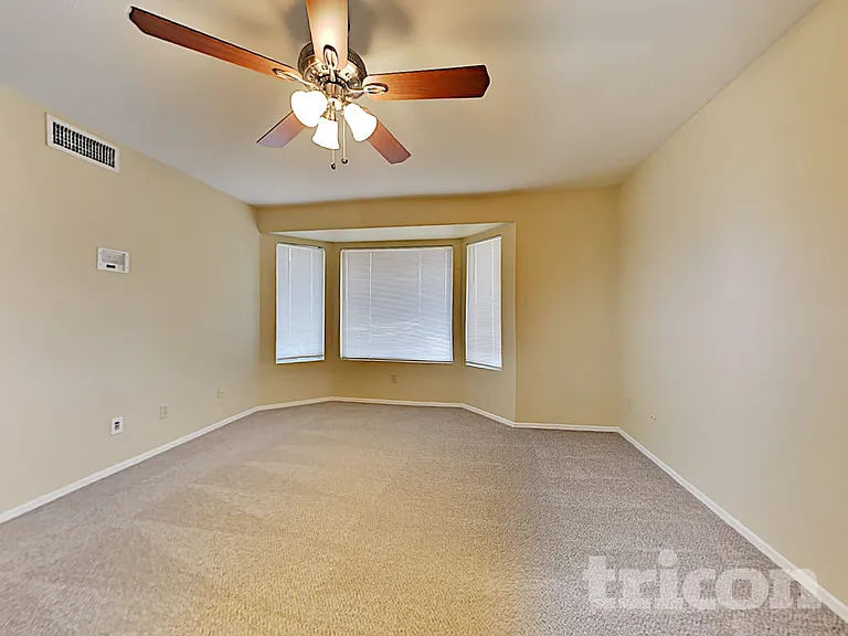 8841 W Maryland Ave — Photo 9
