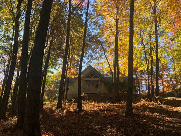 1379 Trays Island Rd