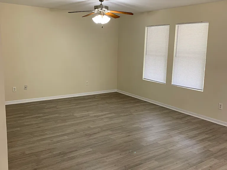 8087 Royal Oak Rd — Photo 4