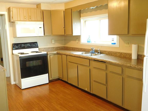 3rd image of 1007 N 14th Ave E