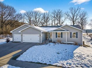 1351 Cumberland Drive, Edgerton, WI 53534
