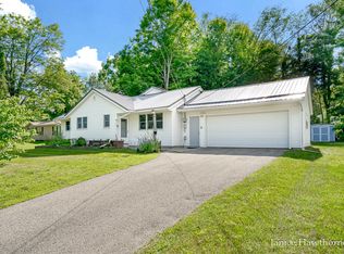 1204 S Jefferson St, Hastings, MI 49058