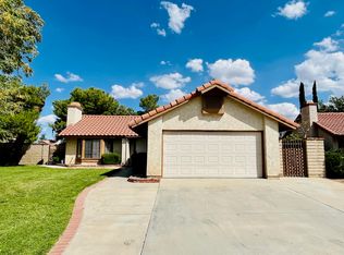 38118 High Country Rd, Palmdale, CA 93551