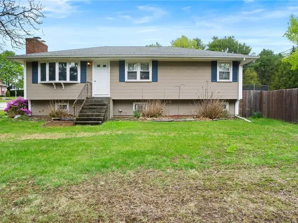 136 Pleasant View Ave, Smithfield, RI 02917