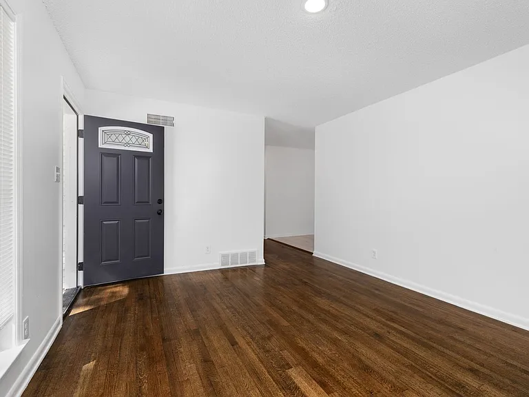 1860 Brookhaven Dr — Photo 7