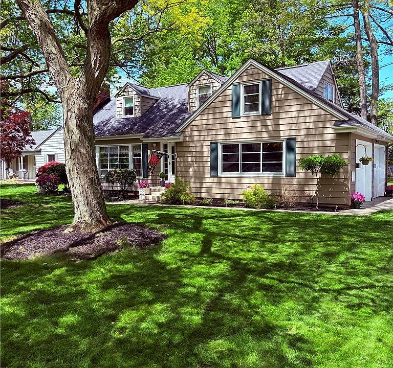 1st image of 22636 Locust Ln