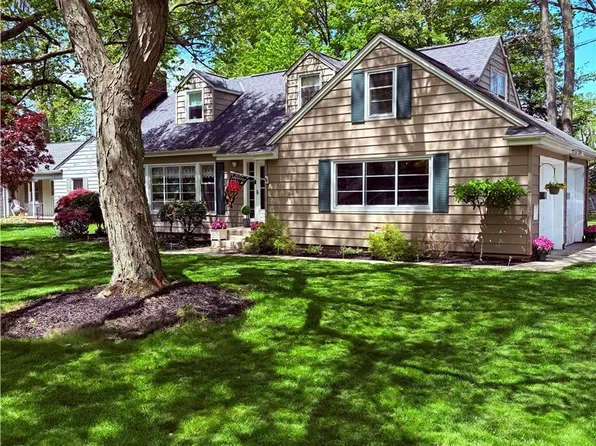 22636 Locust Ln, Rocky River, OH 44116