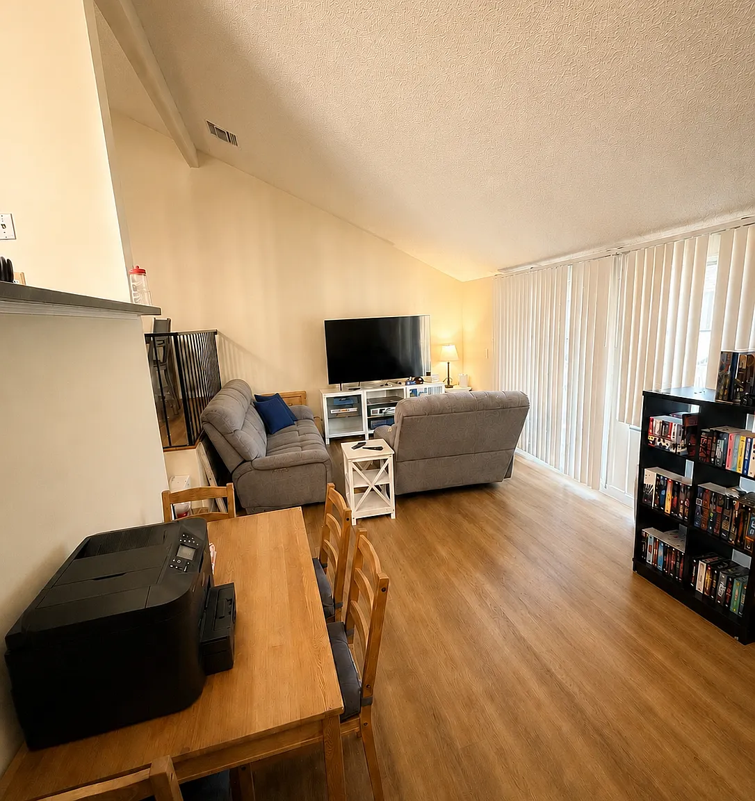 2 bed, 1090 sqft, $1,800 — Photo 3