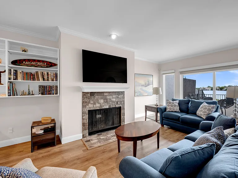 415 Horseshoe Bay North Blvd — Photo 8