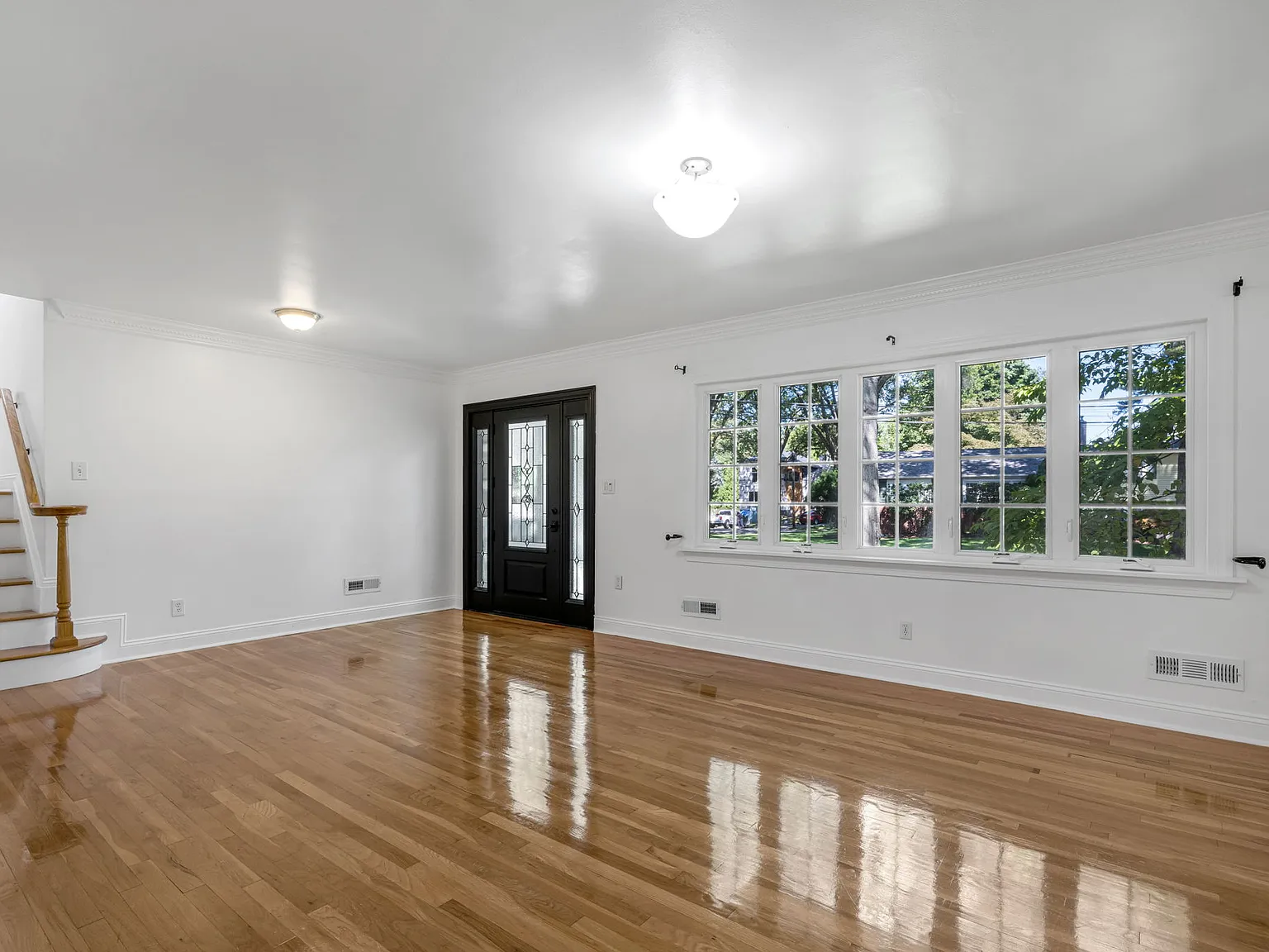 4 bed, 3.5 bath, $6,500 — Photo 2