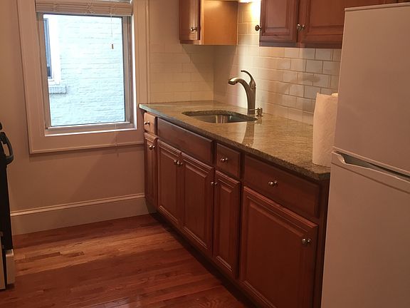 2nd image of 3023 33rd St APT 3