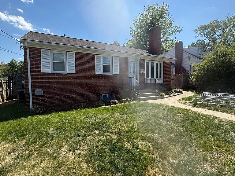 409 McArthur Dr — Photo 5