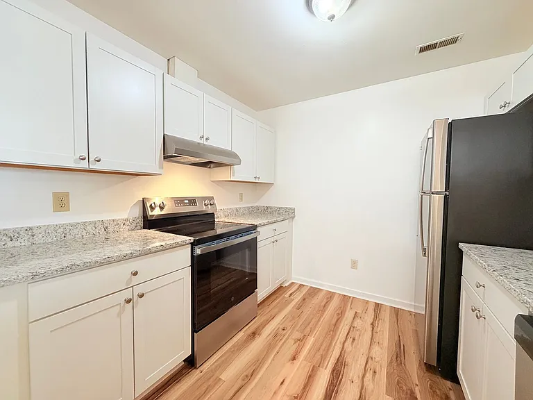5302 Aden Ct — Photo 4